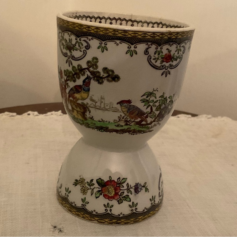 SPODE COPELAND Chelsea Birds Egg Cup.  3.5” tall 2.5” wide.